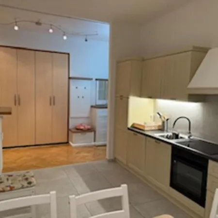 Central Residence アパート